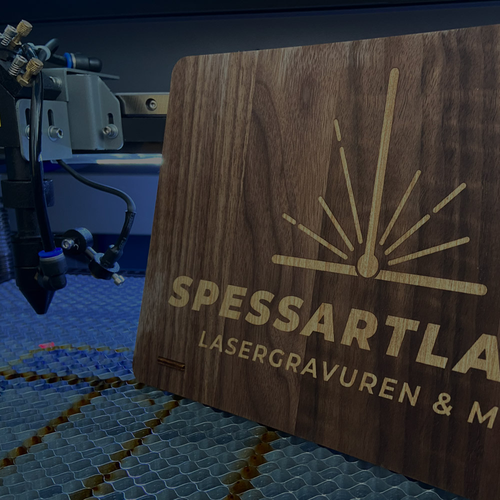 Firmenlogo Lasergravur auf Holz