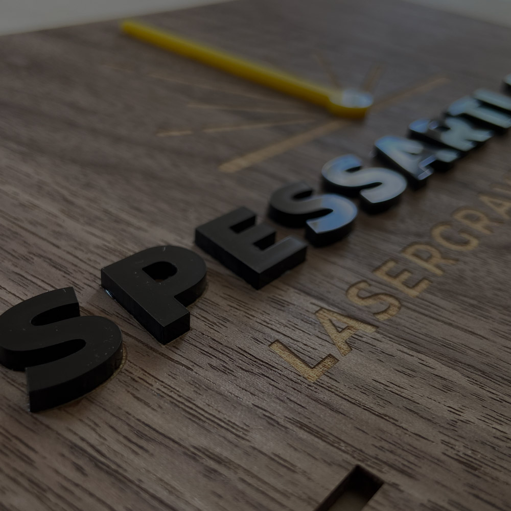 Lasergeschnittene Buchstaben für die Werbetechnik